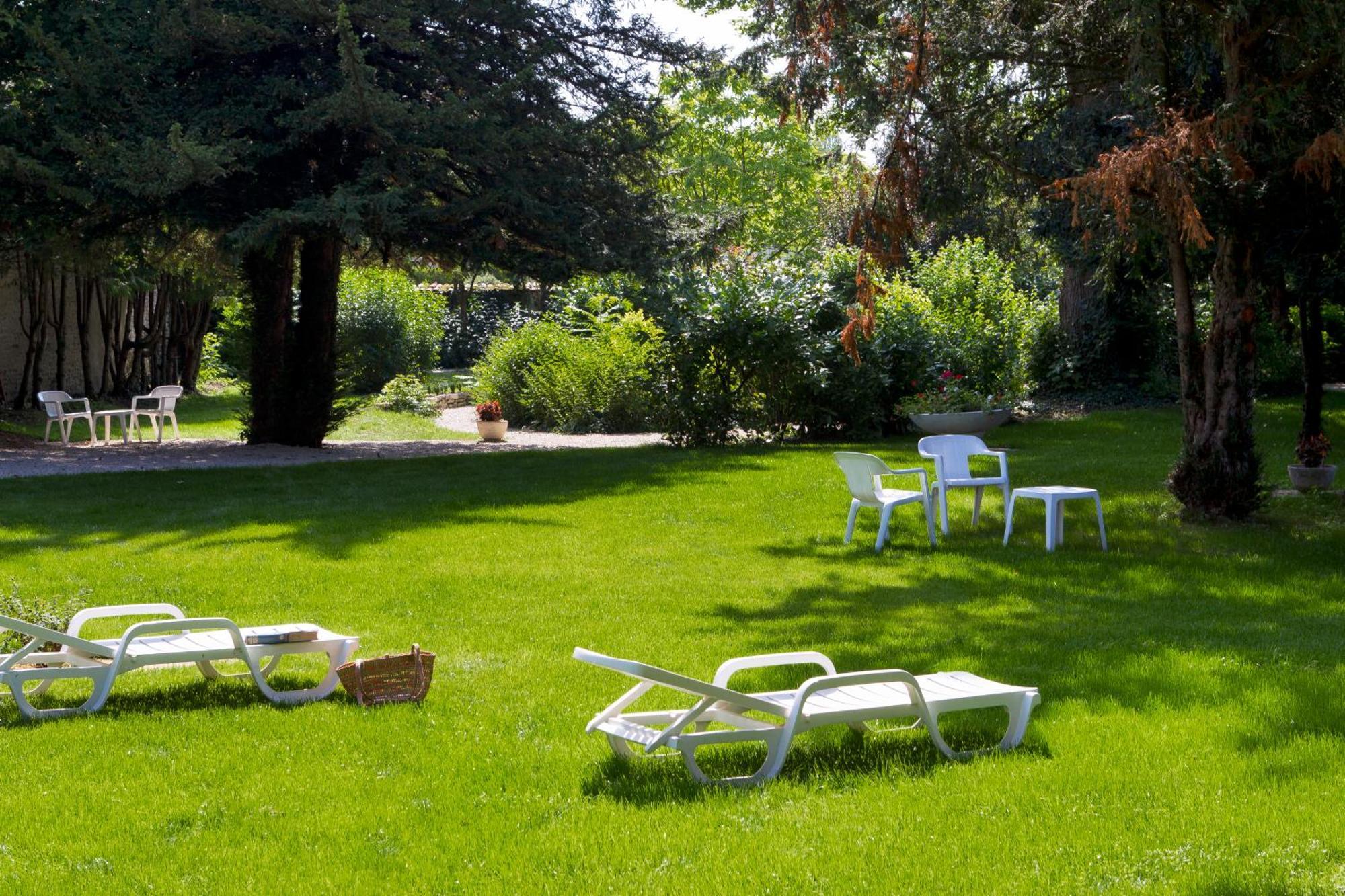 Logis La Chaumiere Hotel 3*