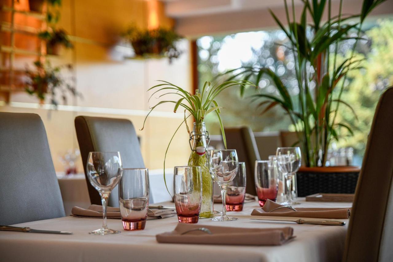 Logis La Chaumiere Hotel