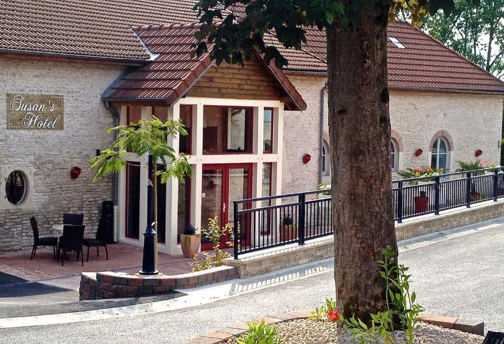 Logis La Chaumiere Hotel Arsonval