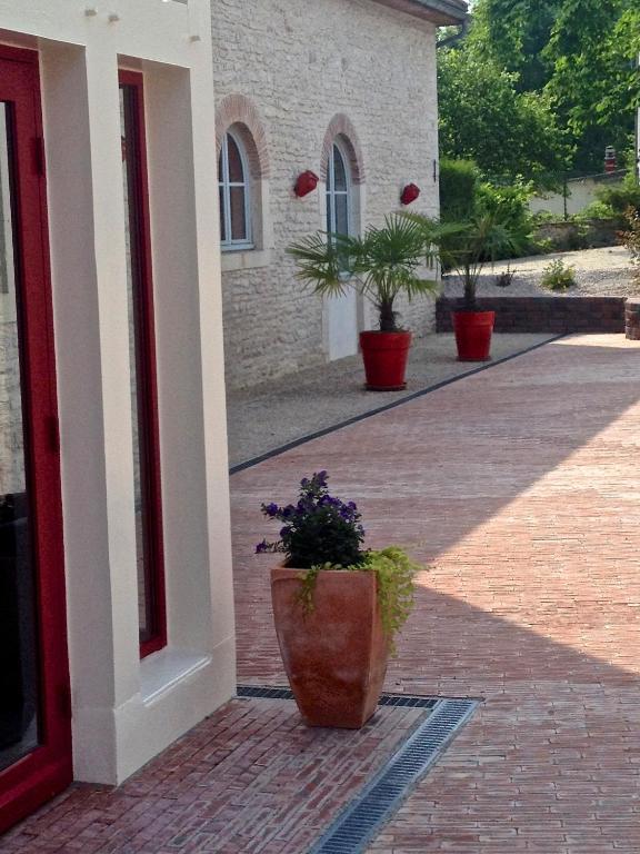 Logis La Chaumiere Hotel